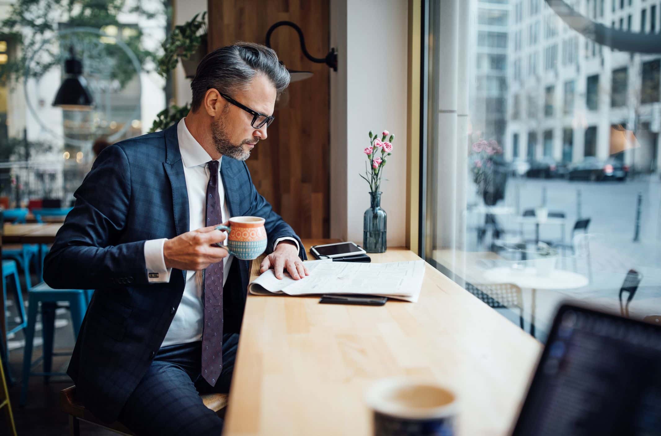 How to create a brochure of a law company: main ideas and principles